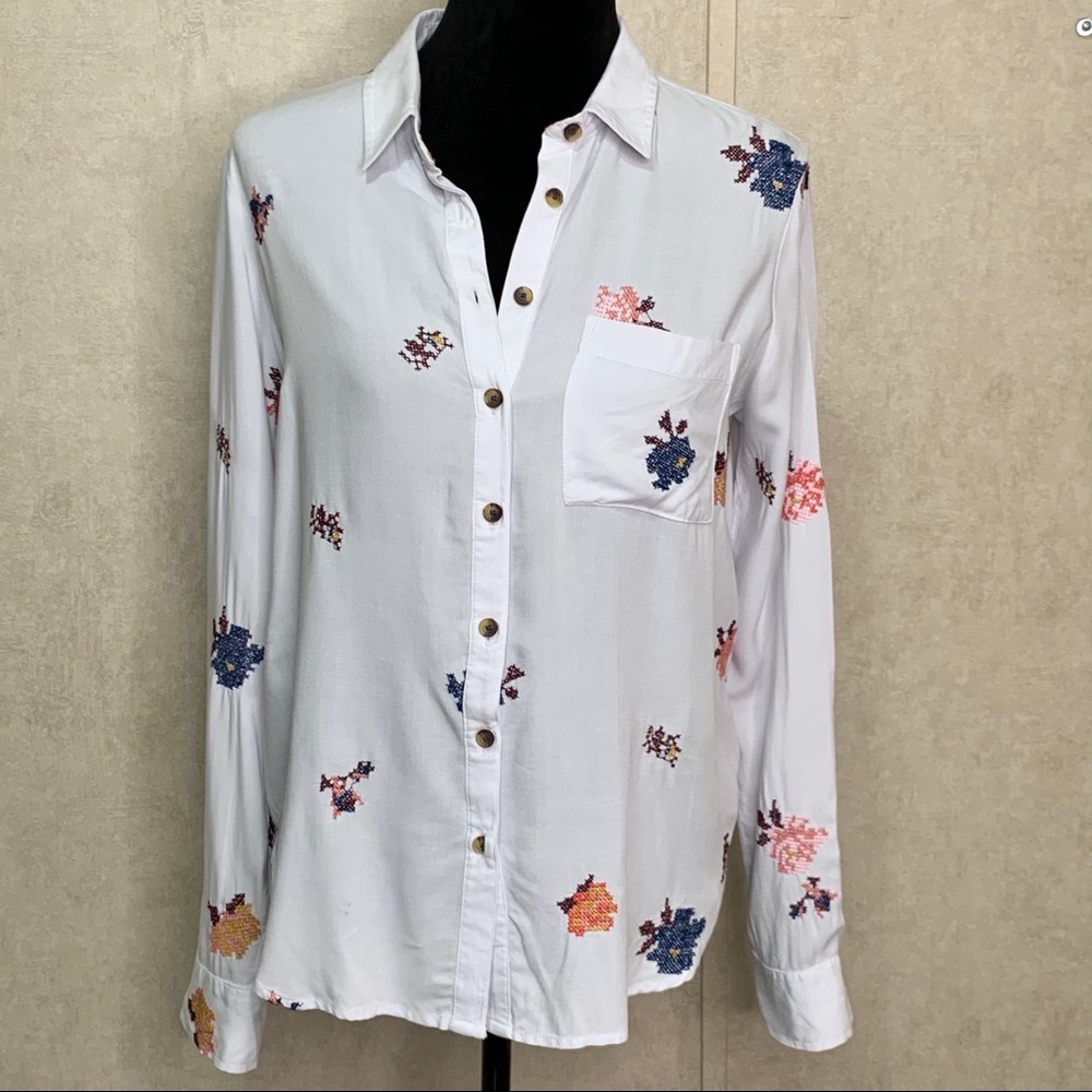 Anthropologie Boho Embroidered Button Down